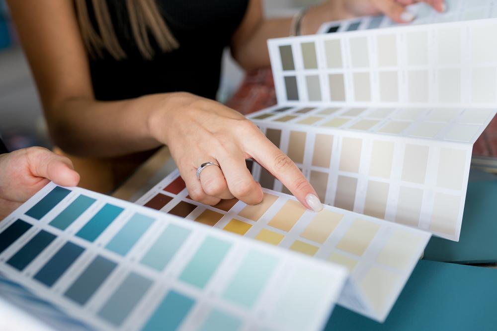 Choosing best colours to sell a house