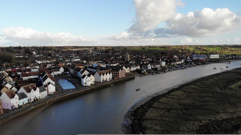 wivenhoe,riverfront,and,river,colne,aerial,photograph
