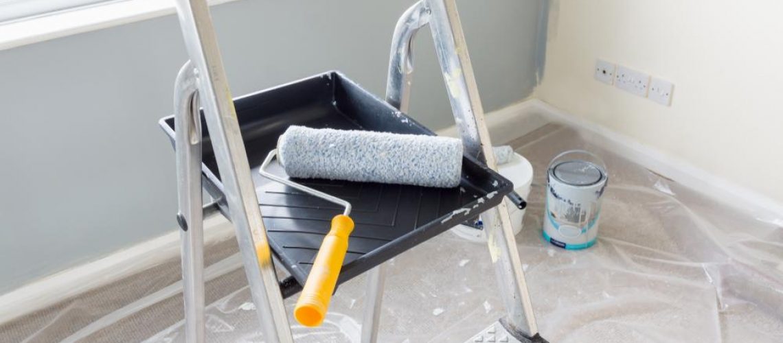 Painting And Decorating With A Roller And Tray